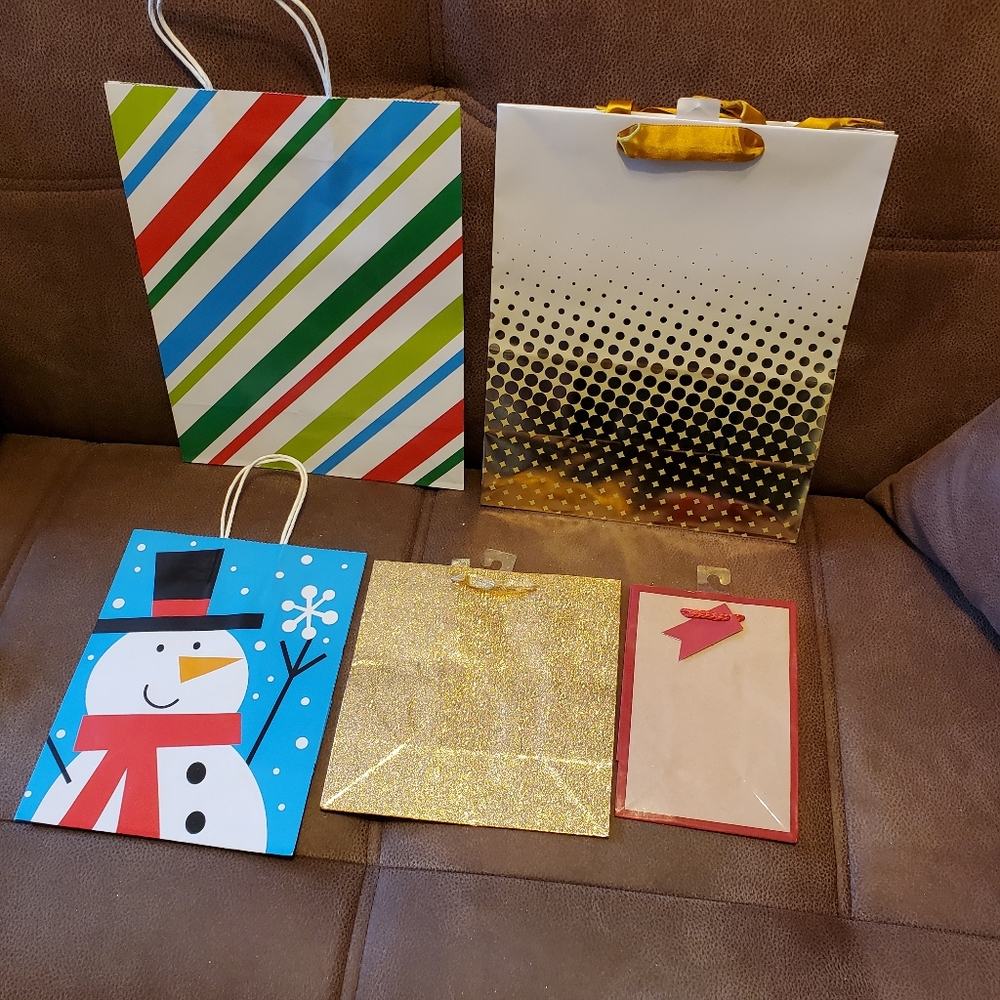 Bundle of five gift bags